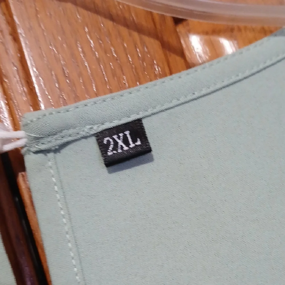 Elegant Mint Green Women's Top with Flared Sleeves - Picture 2 of 6